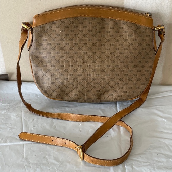 Authentic GUCCI Micro GG Shoulder Bag PVC Leather Purse - Picture 6 of 13